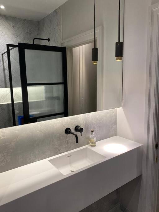 Luxury Georgian Apartment - 5 Minute Walk To Spa باث المظهر الخارجي الصورة