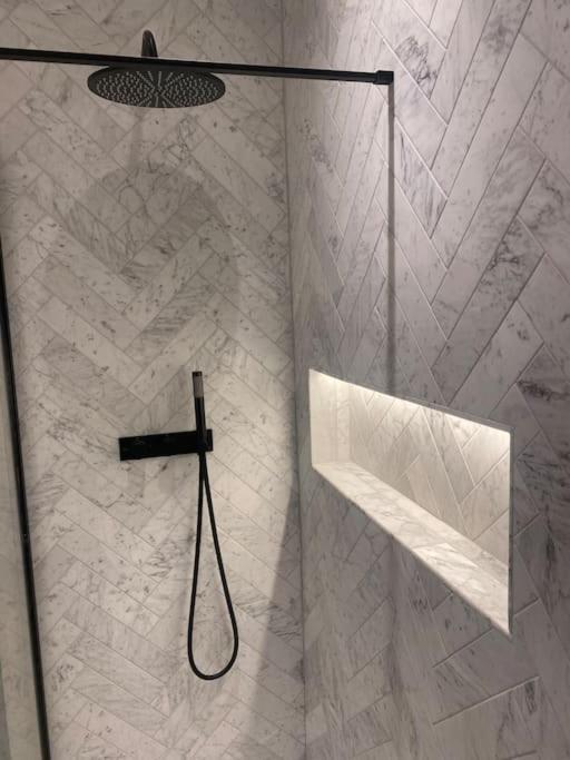 Luxury Georgian Apartment - 5 Minute Walk To Spa باث المظهر الخارجي الصورة