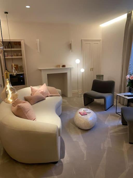 Luxury Georgian Apartment - 5 Minute Walk To Spa باث المظهر الخارجي الصورة