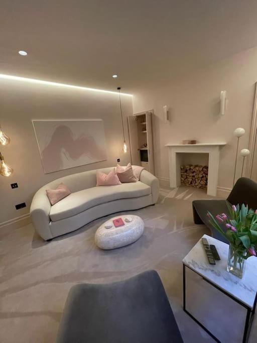 Luxury Georgian Apartment - 5 Minute Walk To Spa باث المظهر الخارجي الصورة